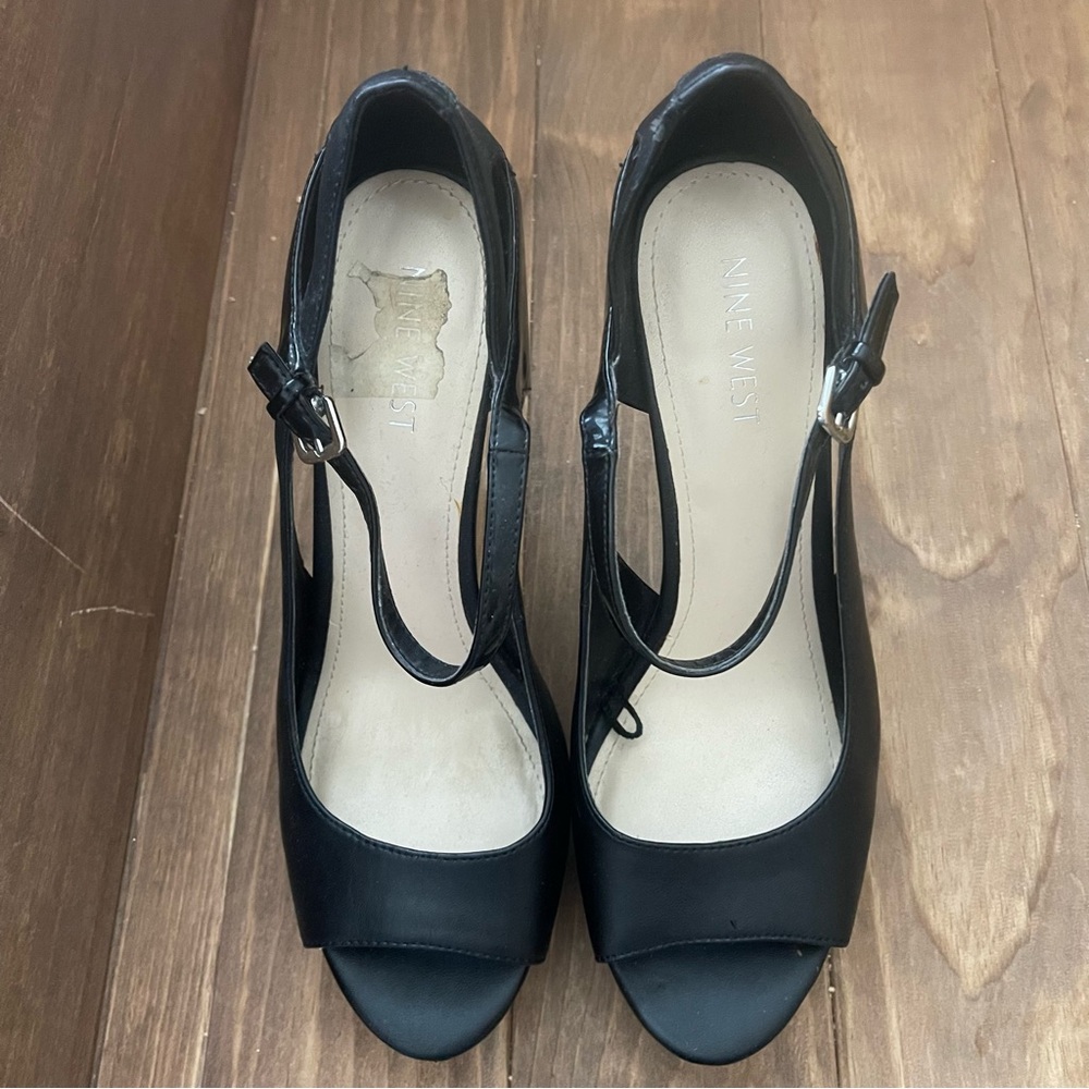 Nine West Woman’s Black Pump Size 8